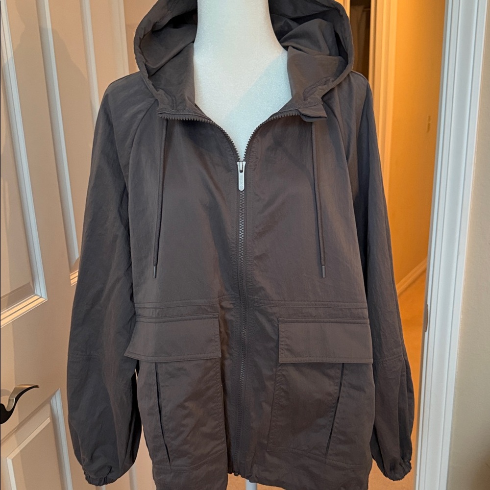 Zella Lightweight Hooded Anorak Jacket in Grey